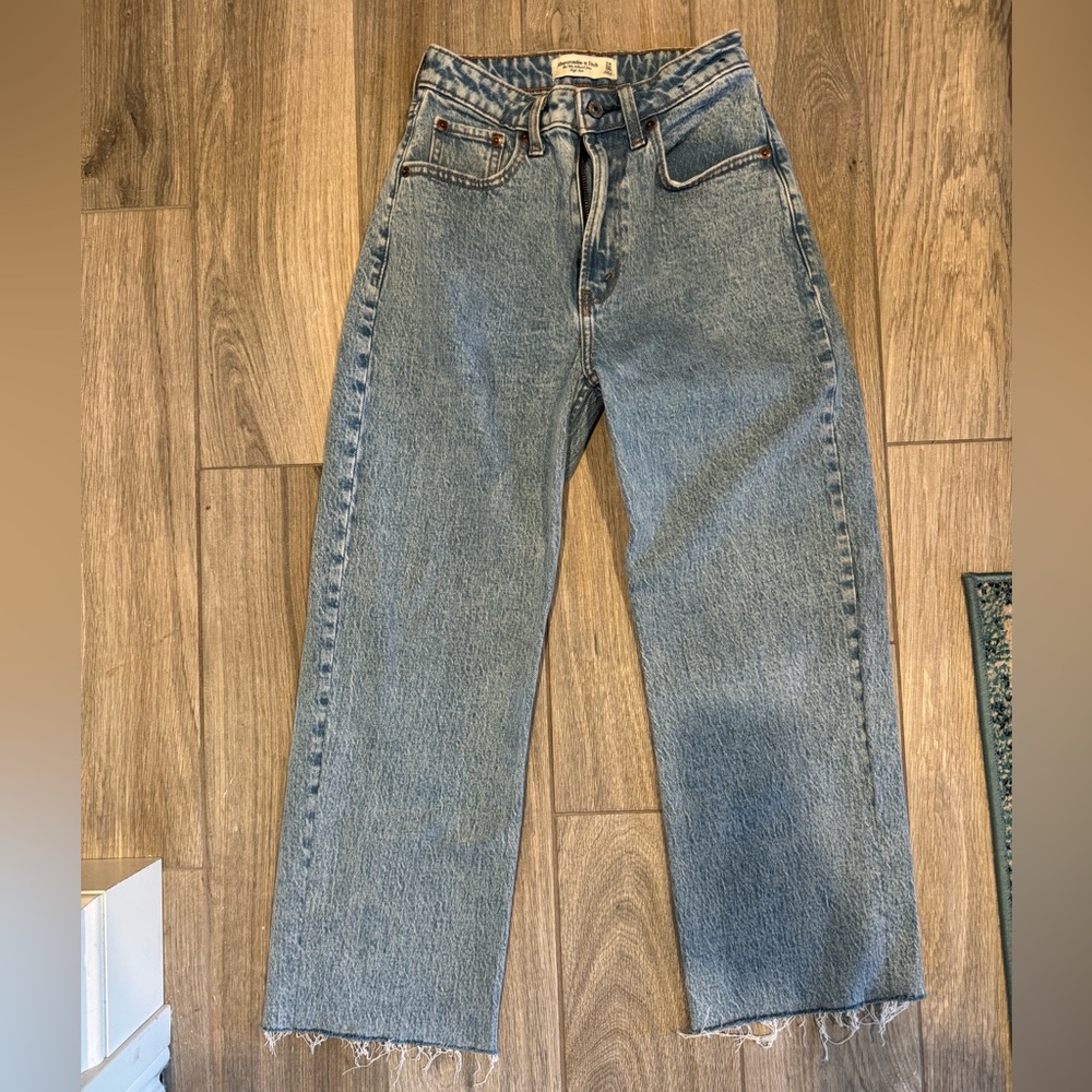 Abercrombie Curve Love High Rise Light Wash Jeans